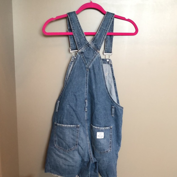 NWT DISTRESSED DENIM OVERALL SHORTS - Picture 6 of 6